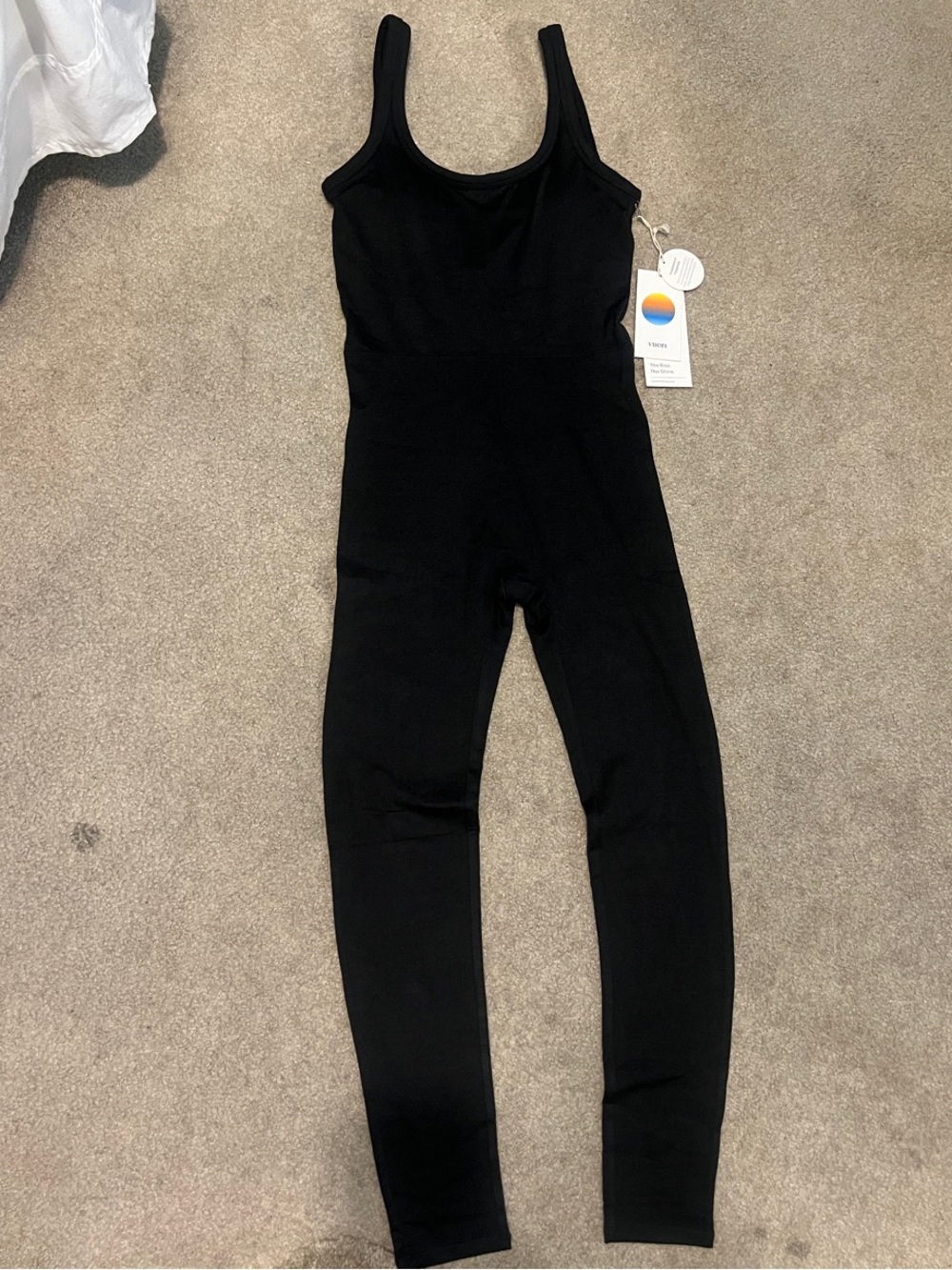 Vuori halo essential jumpsuit black heather